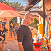 De kleine supermarkt in La Pared is ook op zondag geopend